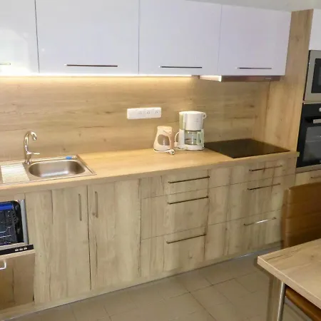 Hill 37 By Interhome * Cerny Dul