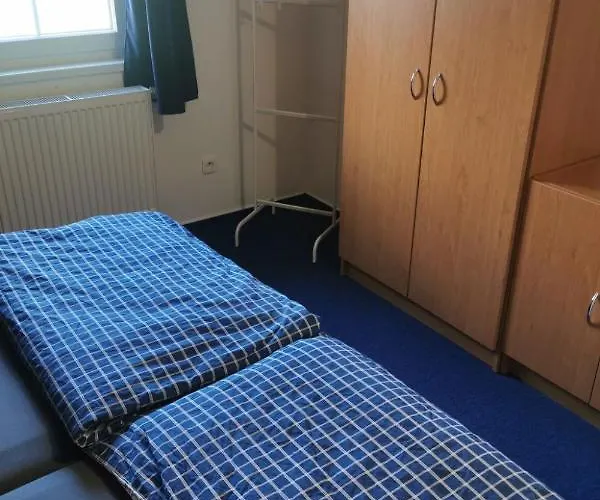 Hill 37 By Interhome * 切尔尼杜尔