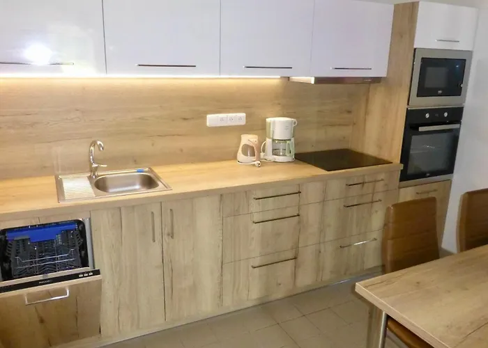 Hill 37 By Interhome * 切尔尼杜尔